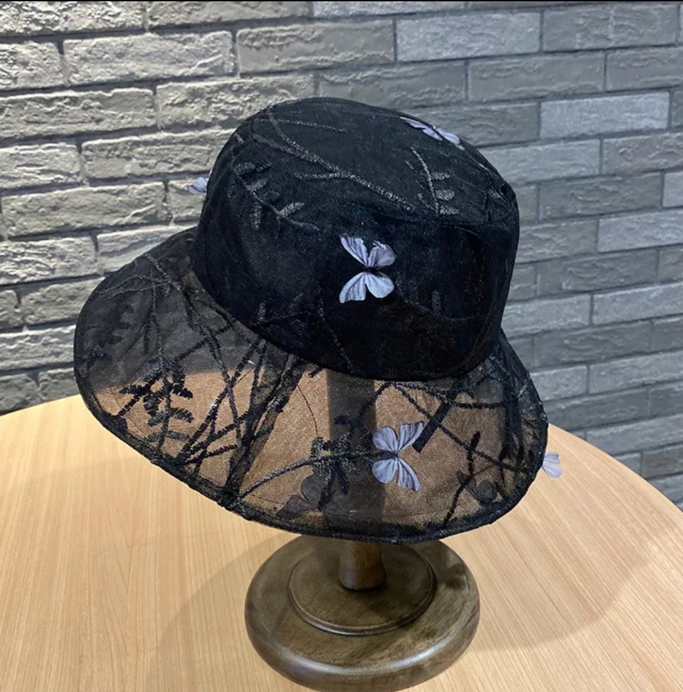 NWT 3D Buterflies Embroidered   Bucket Hat flex rim
